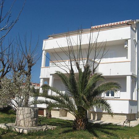 Apartments Frane-20M From Beach Barbat na Rabu Exteriér fotografie
